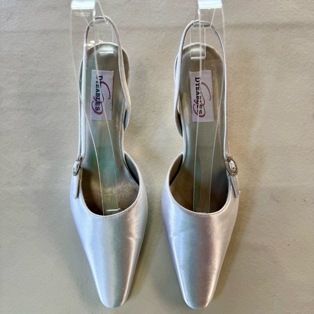 DYEABLES Divine White Satin Slingback Kitten Heels Leather Sole (6.5B) - Picture 3 of 15